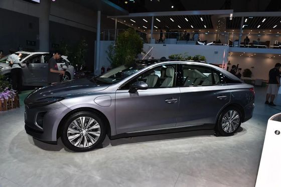 Benzin oder elektrischer Brennstoff 2024 Hongqi Eqm5 Auto Schwarze Farbe Effiziente Sitzlüftung